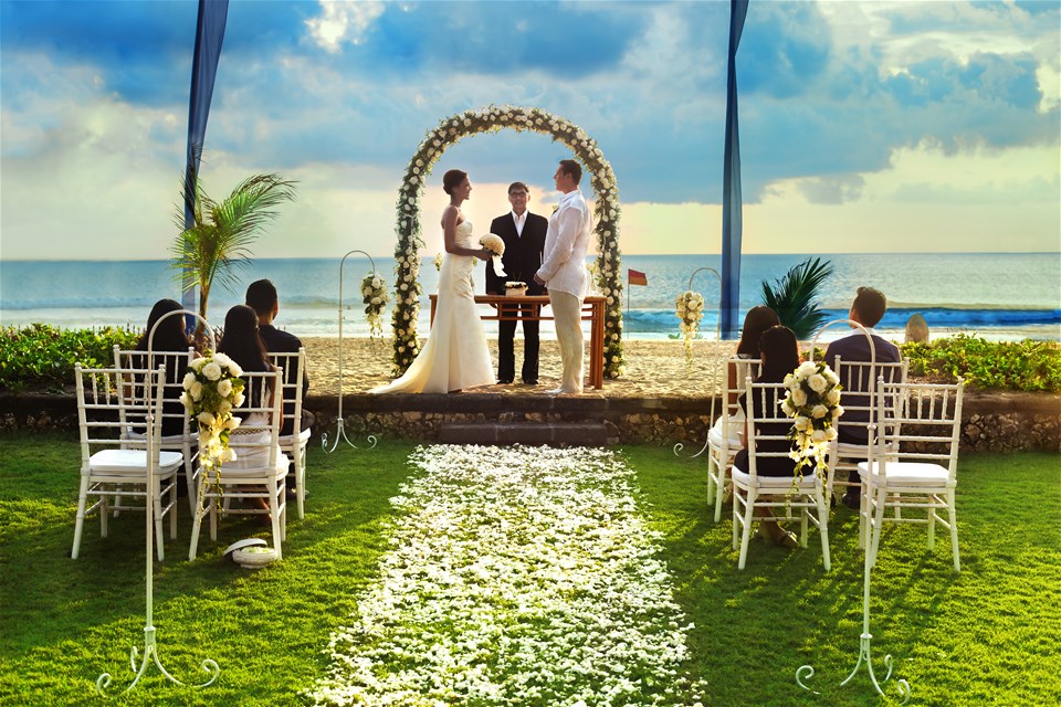 Wedding at The Oberoi Beach Resort Bali