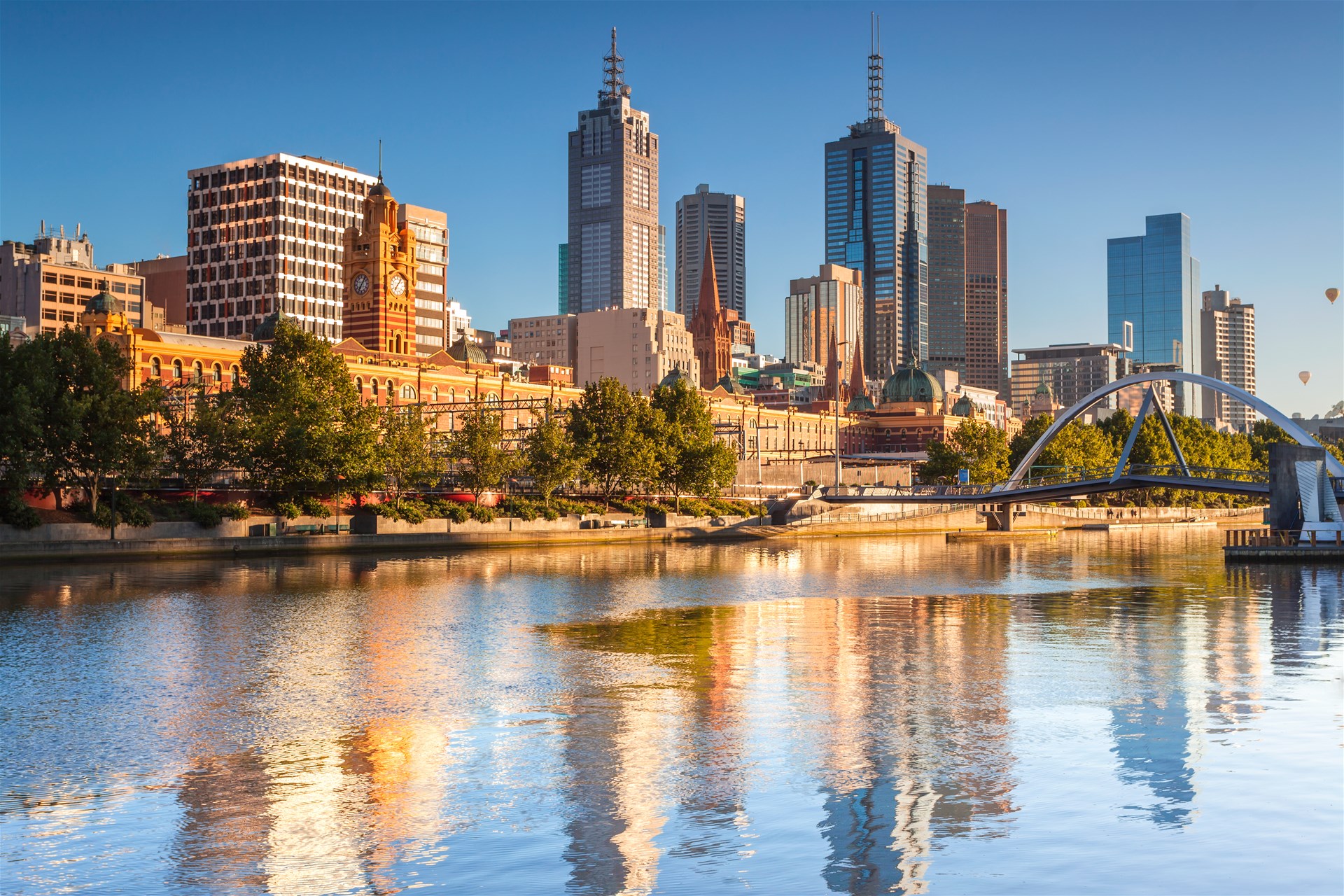 round trip flights to melbourne australia