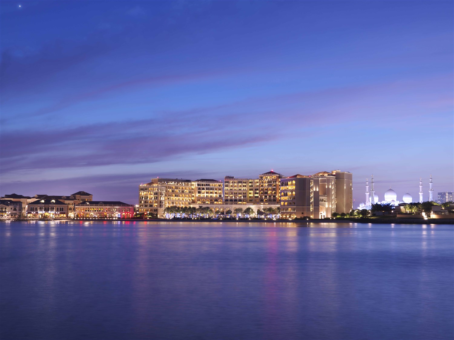 The Ritz Carlton Abu Dhabi Grand Canal Abu Dhabi Uae Trailfinders The Travel Experts