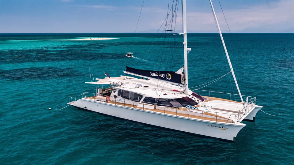 Luxury Outer Barrier Reef Sail & Snorkel