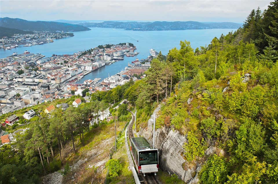 Bergen: Cobbled Streets & Majestic Fjords