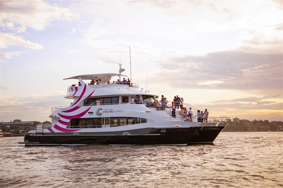 Premium Sydney Harbour Dinner Cruise