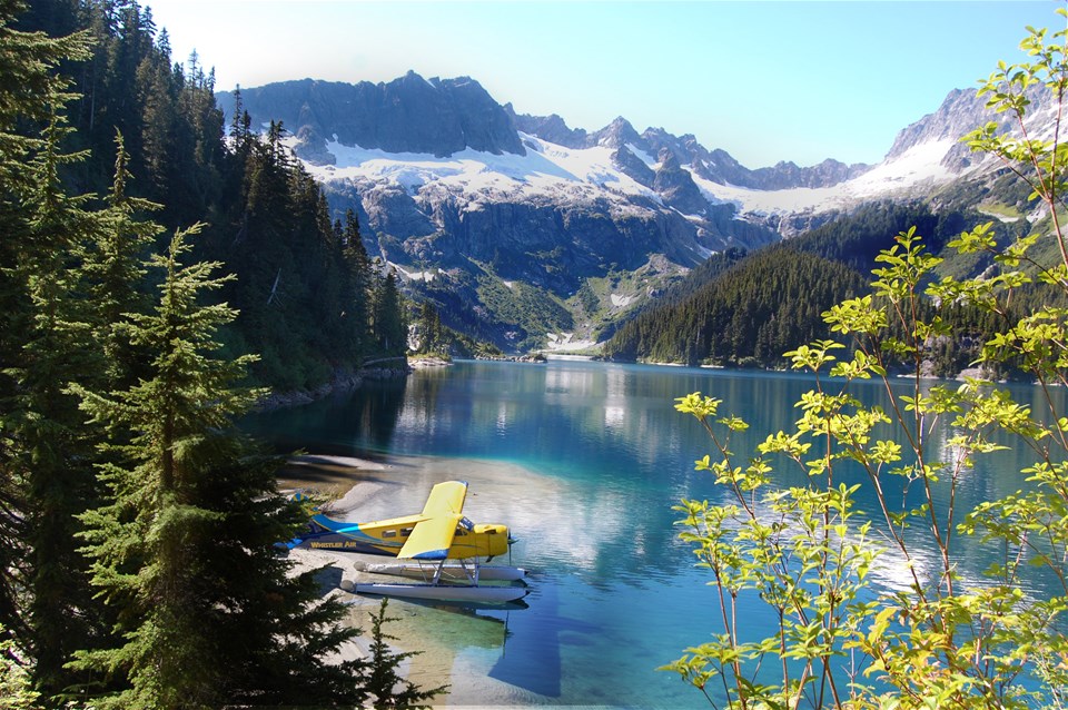 Alpine Lakes & Glaciers by Seaplane