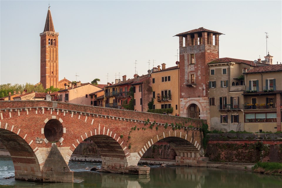 Verona and Lake Garda Escape