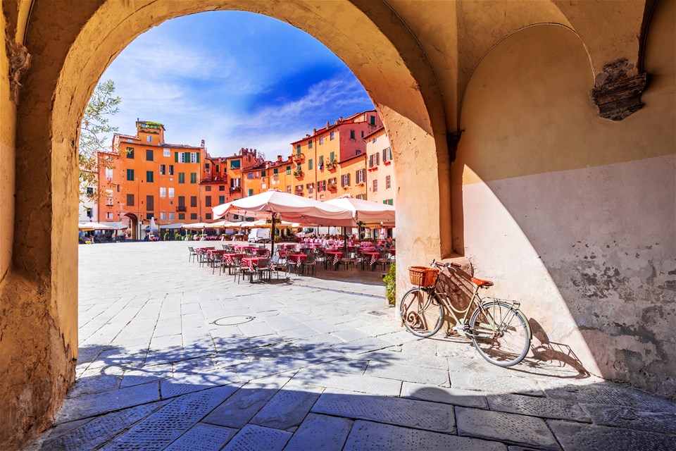 Discover Charming Lucca