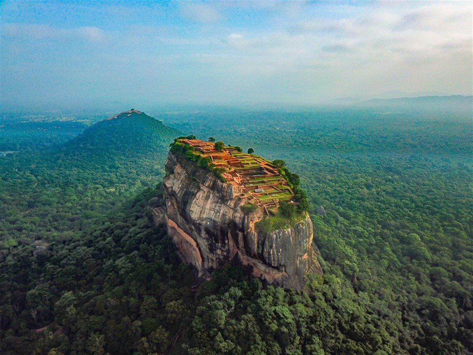 Journeys: Discover Sri Lanka