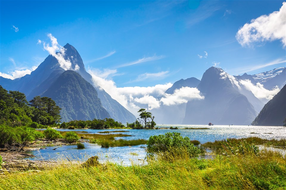 New Zealand Wonderland (17 day tour)