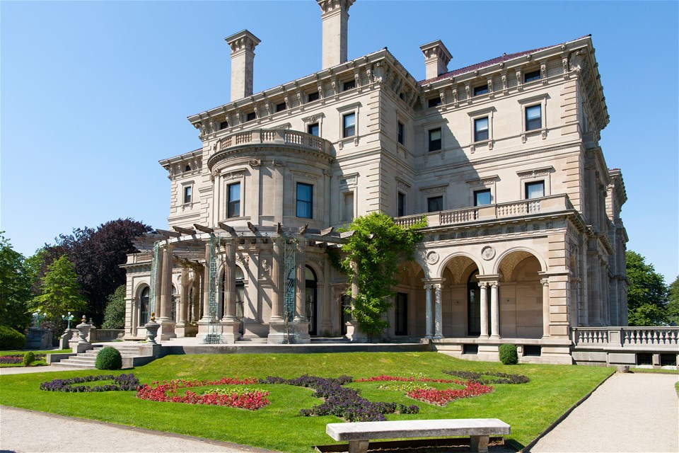 Newport Mansions