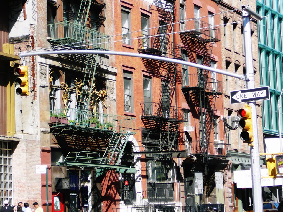 Tenements, Tastings & Tales Walking Tour