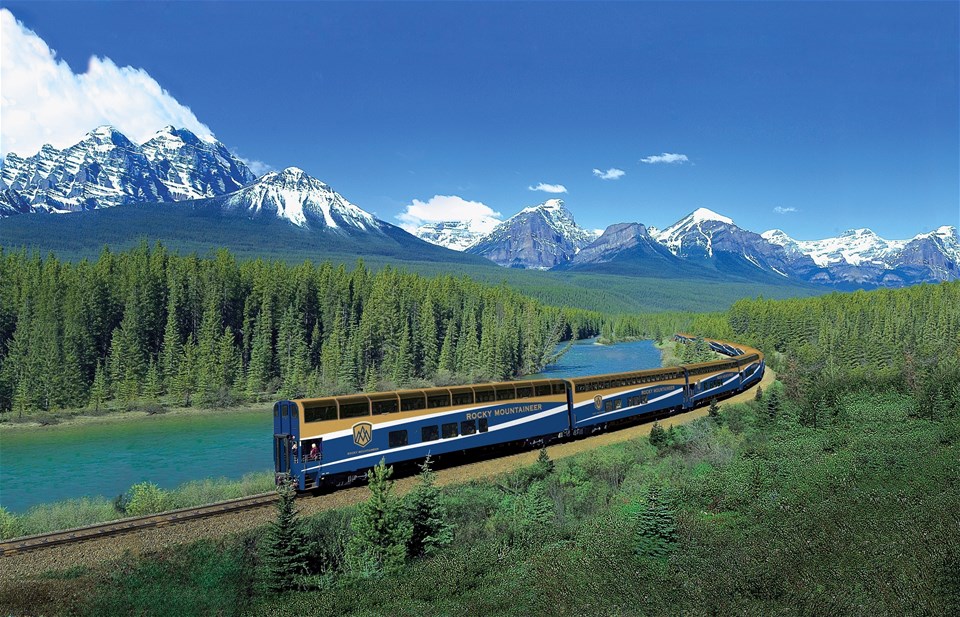 Rocky Mountaineer First Passage to the West (Lake Louise or Banff to Vancouver)