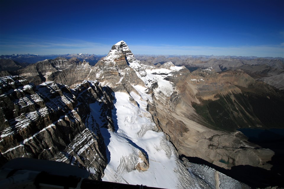 Three Sisters Peaks Helicopter Flight