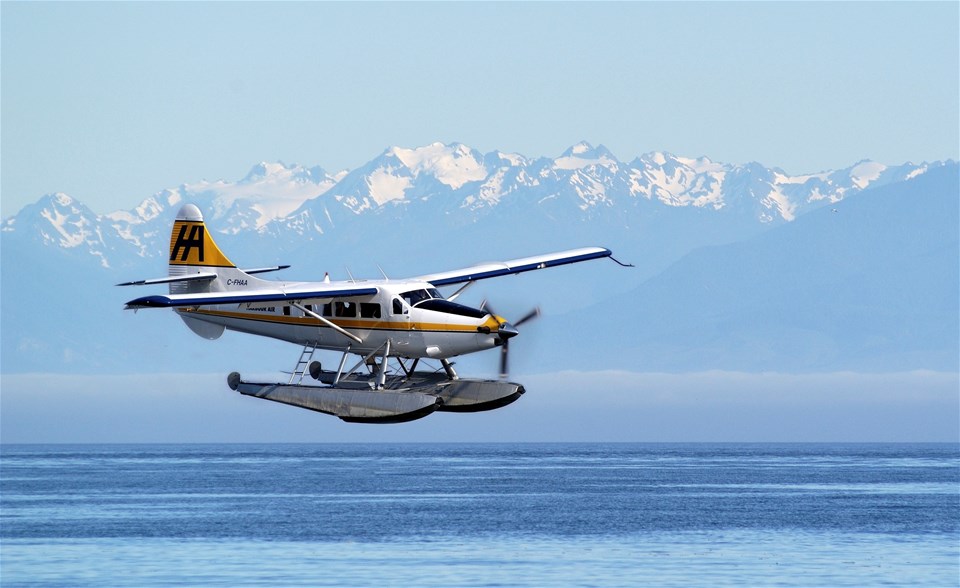 Harbour Air Floatplanes - Vancouver to Tofino & vv - Harbour Air Floatplane (812Q)